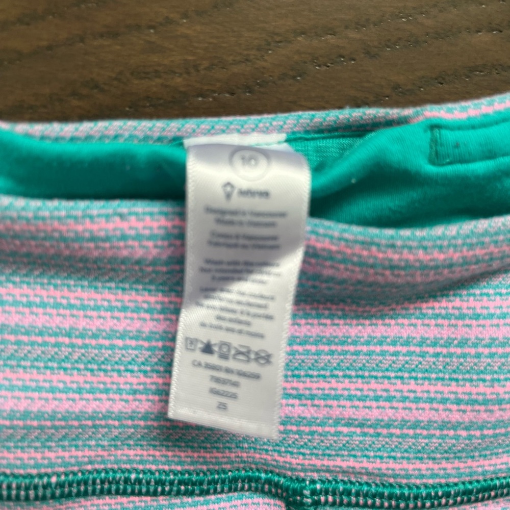 Ivivva Rhythmic Crops - Picture 2 of 3